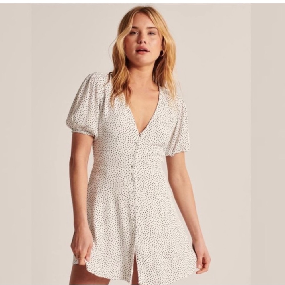 NWT ABERCROMBIE SHORT POLKADOT DRESS